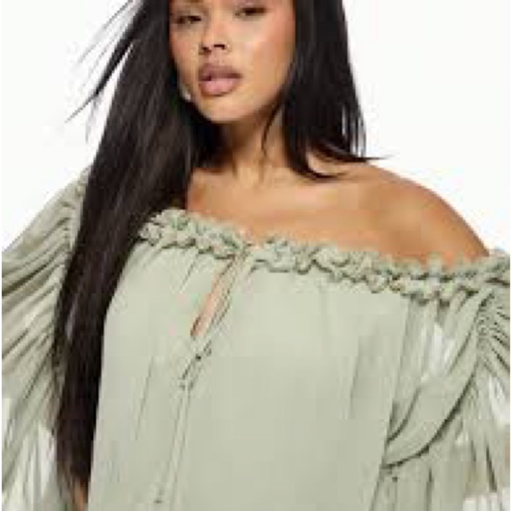 Missguided+ Off-Shoulder Mini-Dress w Ruffle Neckline in Sage